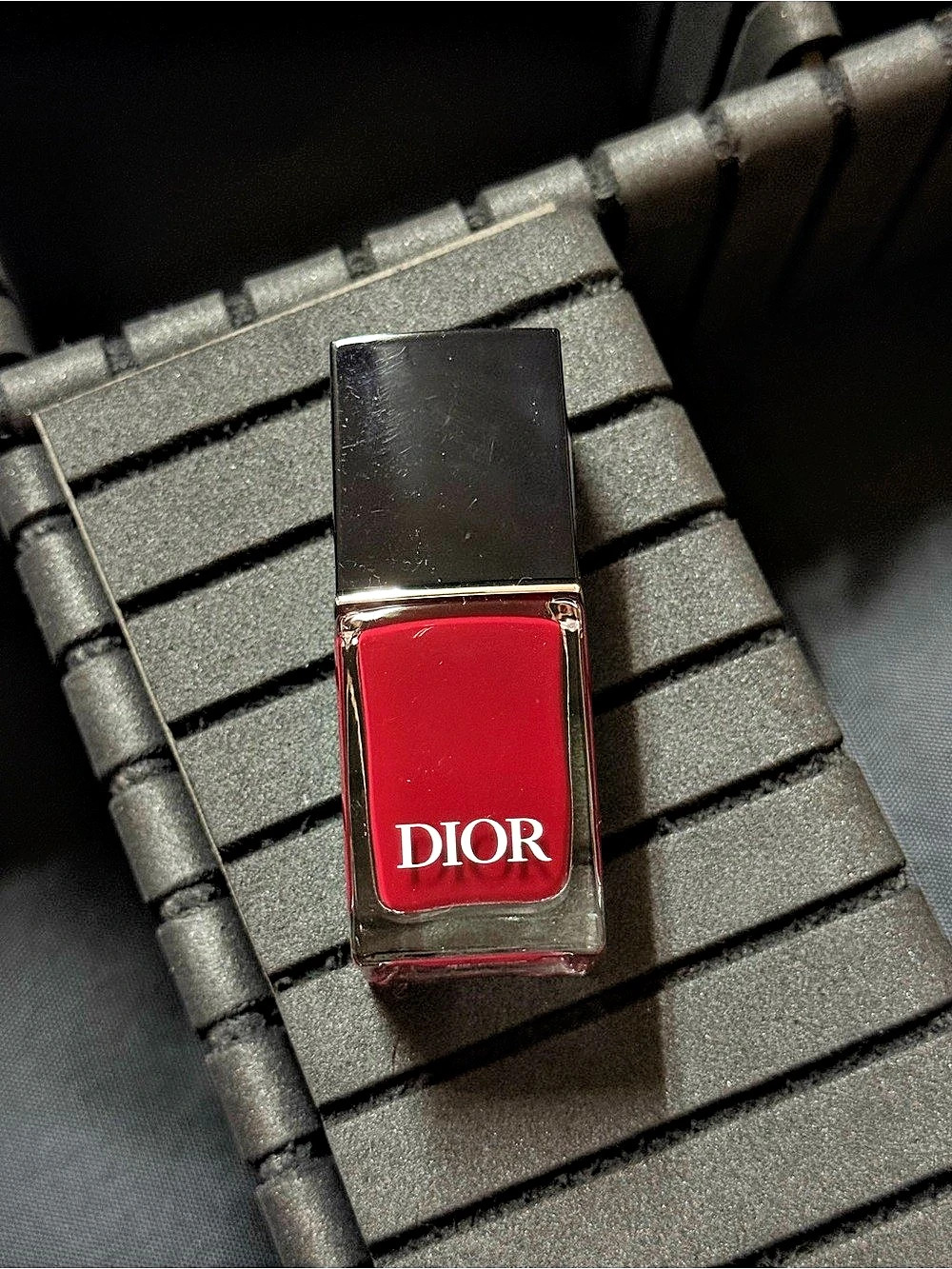 Dior Rouge Trafalgar 853 Red nail